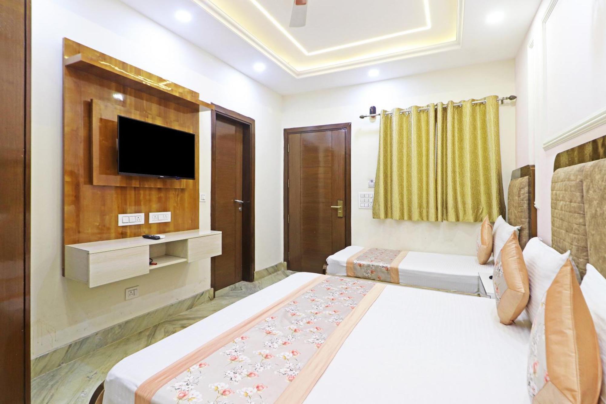 Hotel Samrat Residency 10 Mints Walking Distance Nizamuddin Railway Station นิวเดลี ภายนอก รูปภาพ