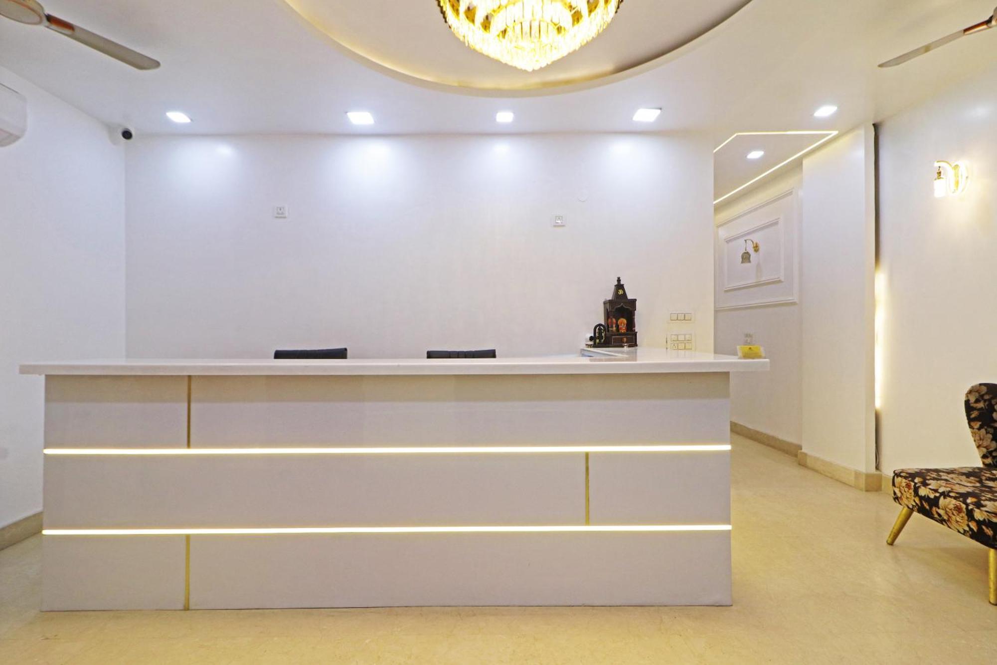 Hotel Samrat Residency 10 Mints Walking Distance Nizamuddin Railway Station นิวเดลี ภายนอก รูปภาพ