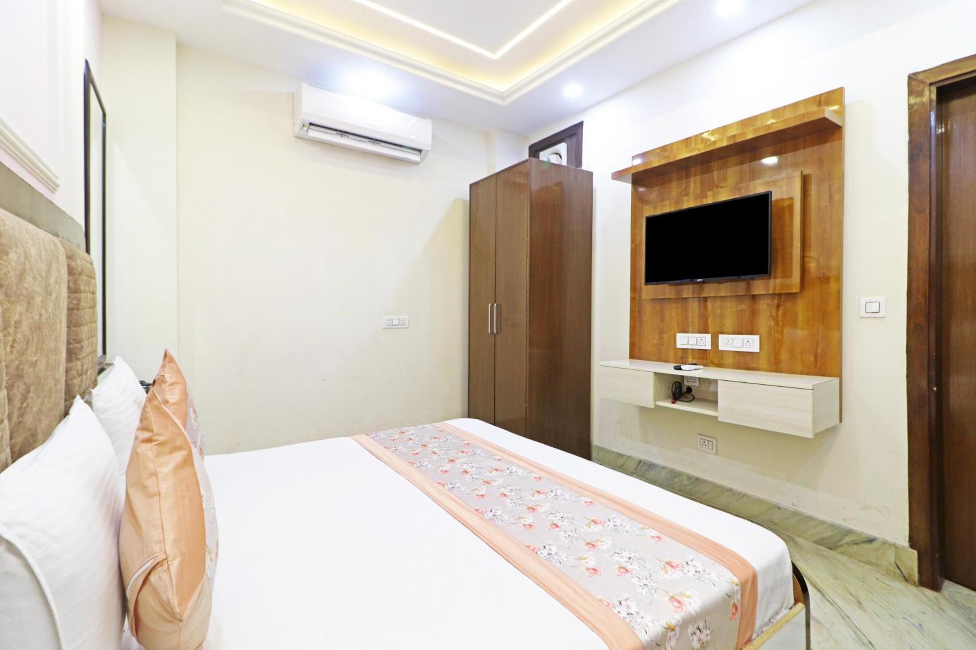 Hotel Samrat Residency 10 Mints Walking Distance Nizamuddin Railway Station นิวเดลี ภายนอก รูปภาพ