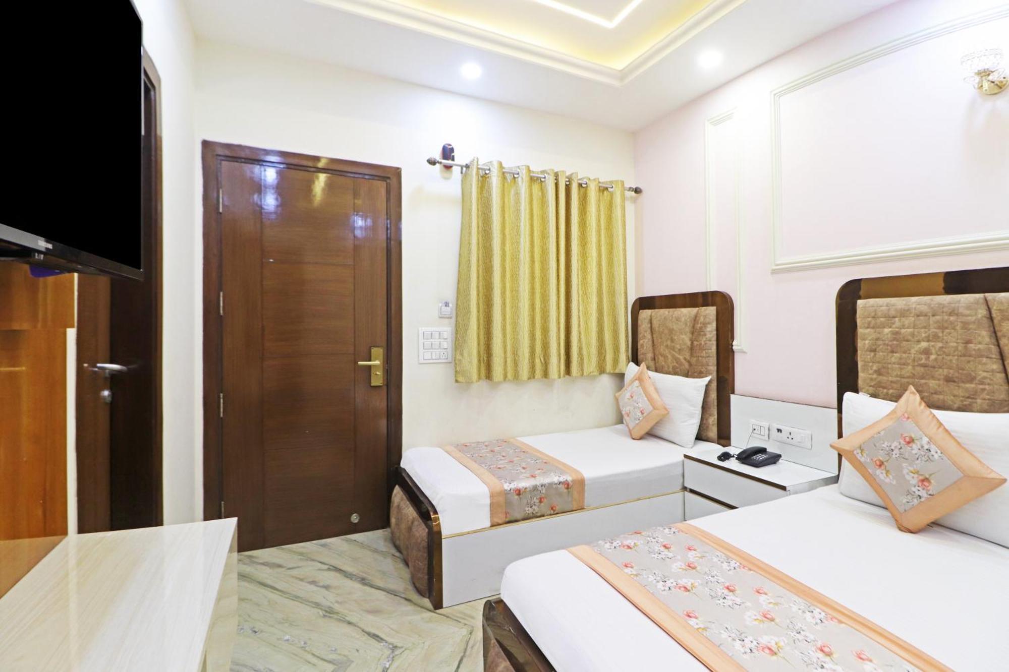 Hotel Samrat Residency 10 Mints Walking Distance Nizamuddin Railway Station นิวเดลี ภายนอก รูปภาพ