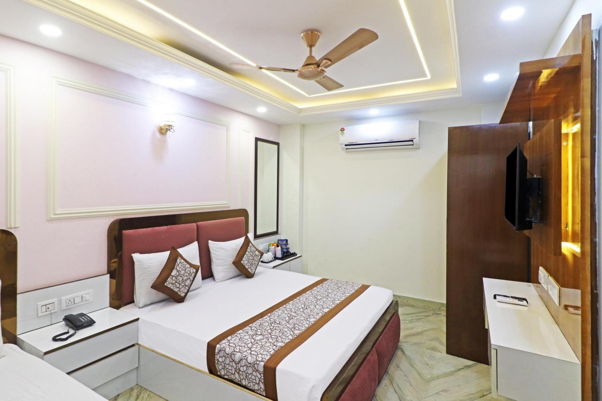 Hotel Samrat Residency 10 Mints Walking Distance Nizamuddin Railway Station นิวเดลี ภายนอก รูปภาพ