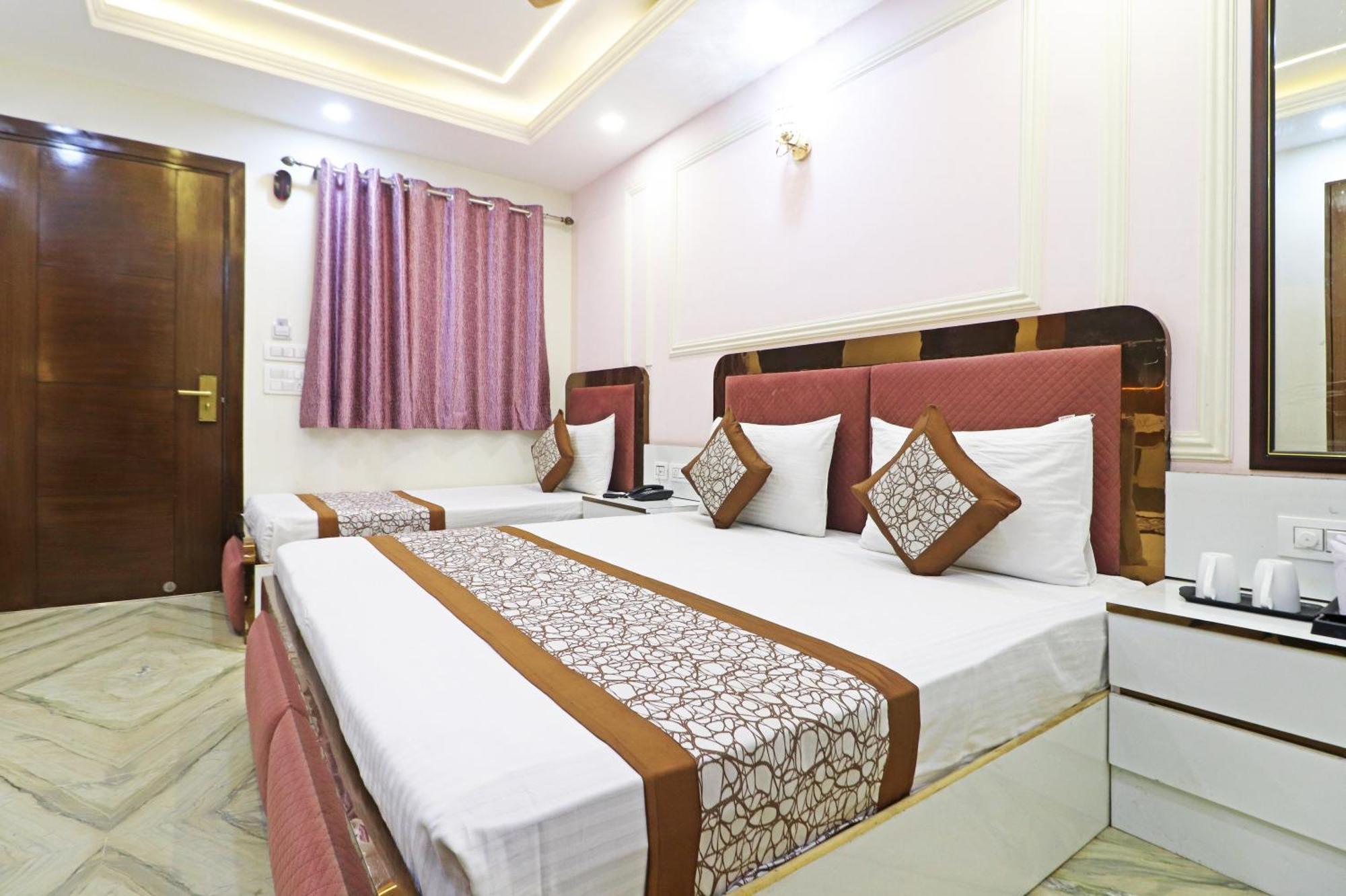 Hotel Samrat Residency 10 Mints Walking Distance Nizamuddin Railway Station นิวเดลี ภายนอก รูปภาพ