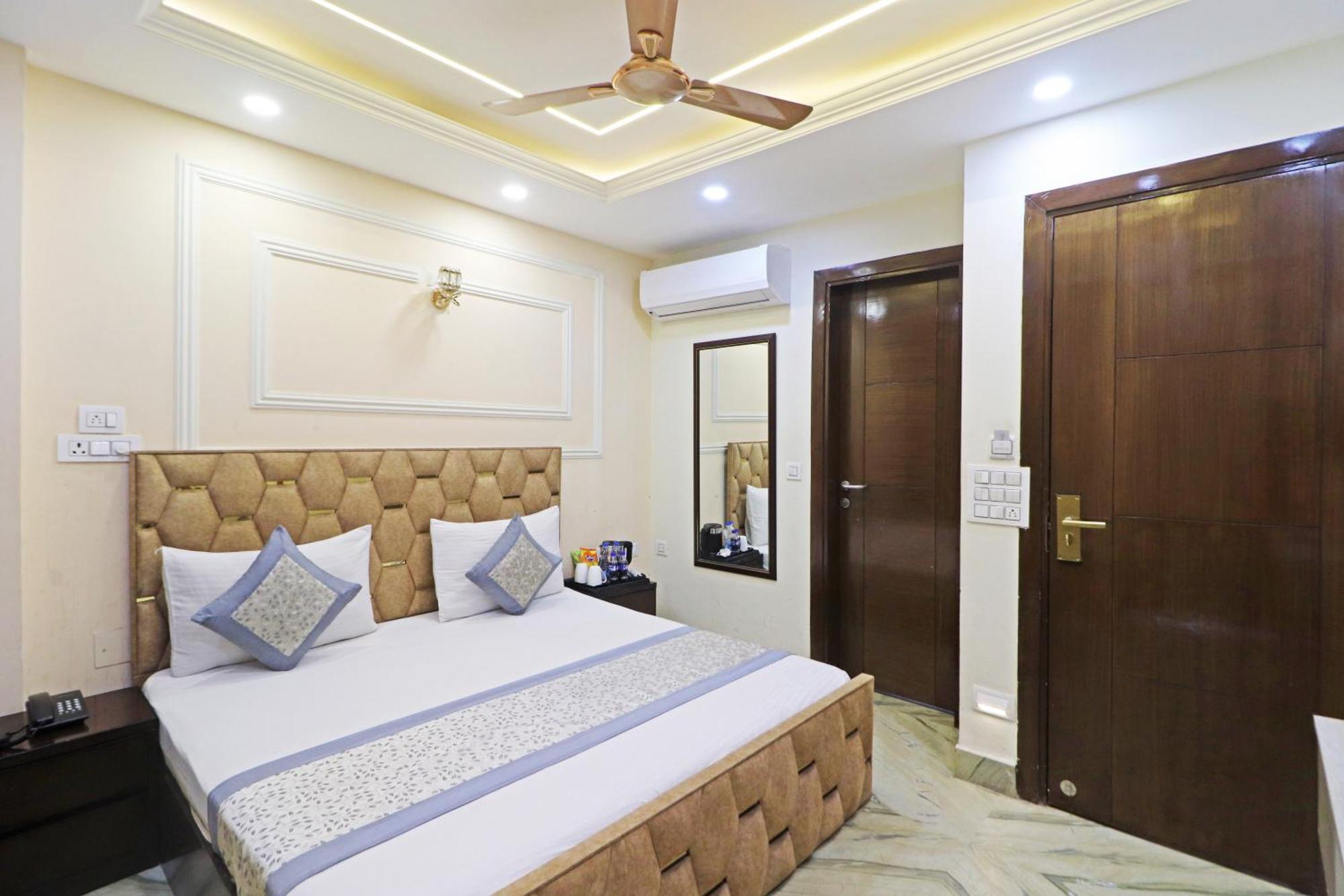 Hotel Samrat Residency 10 Mints Walking Distance Nizamuddin Railway Station นิวเดลี ภายนอก รูปภาพ