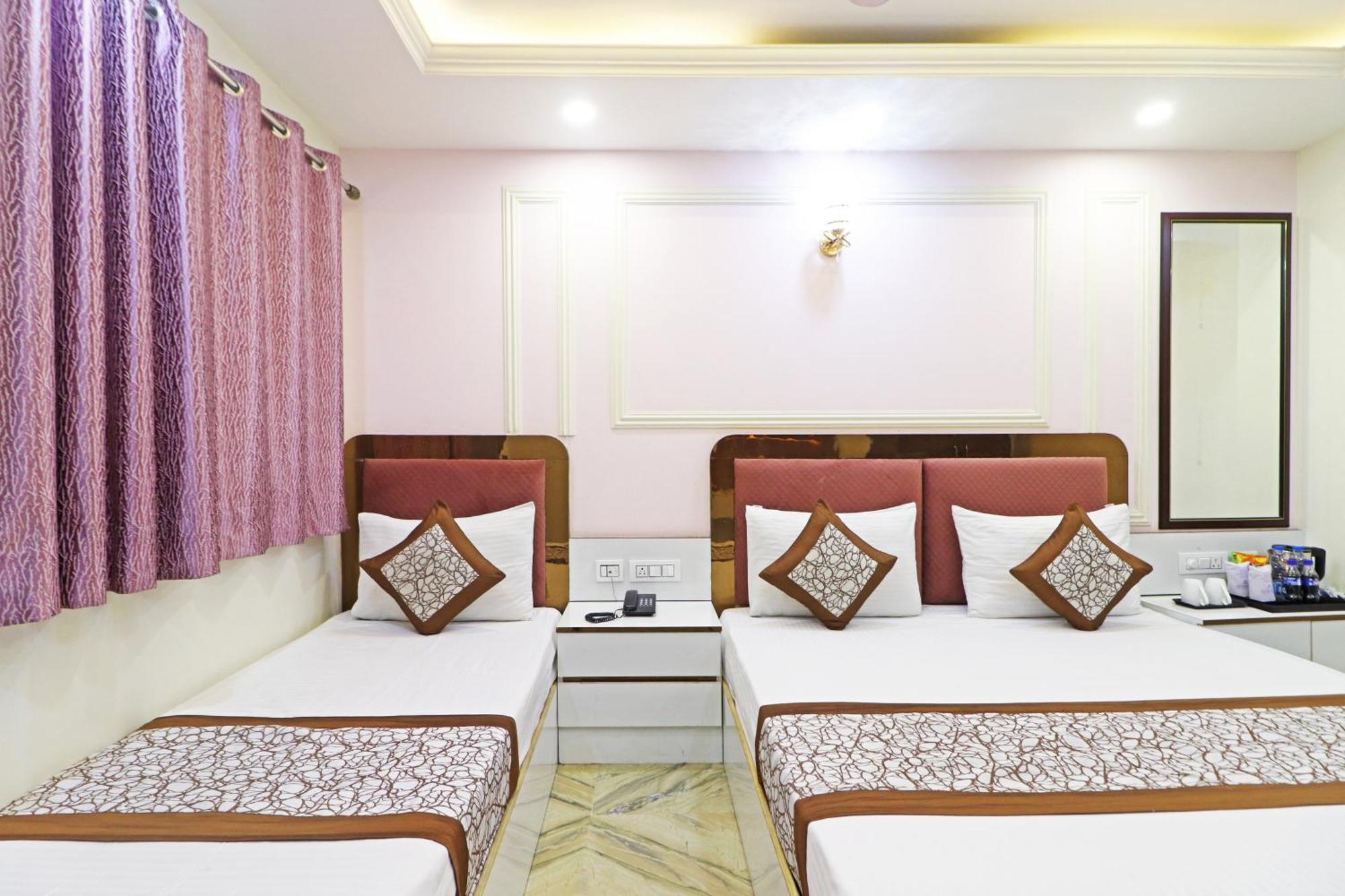 Hotel Samrat Residency 10 Mints Walking Distance Nizamuddin Railway Station นิวเดลี ภายนอก รูปภาพ