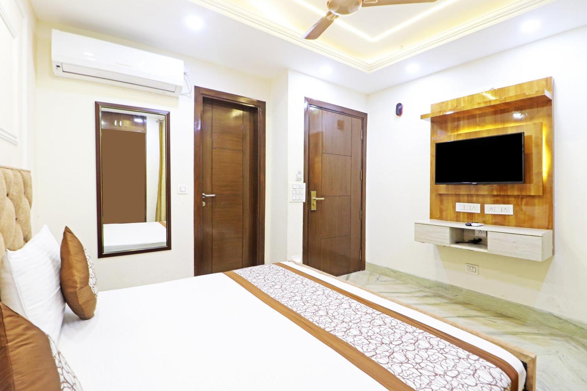Hotel Samrat Residency 10 Mints Walking Distance Nizamuddin Railway Station นิวเดลี ภายนอก รูปภาพ
