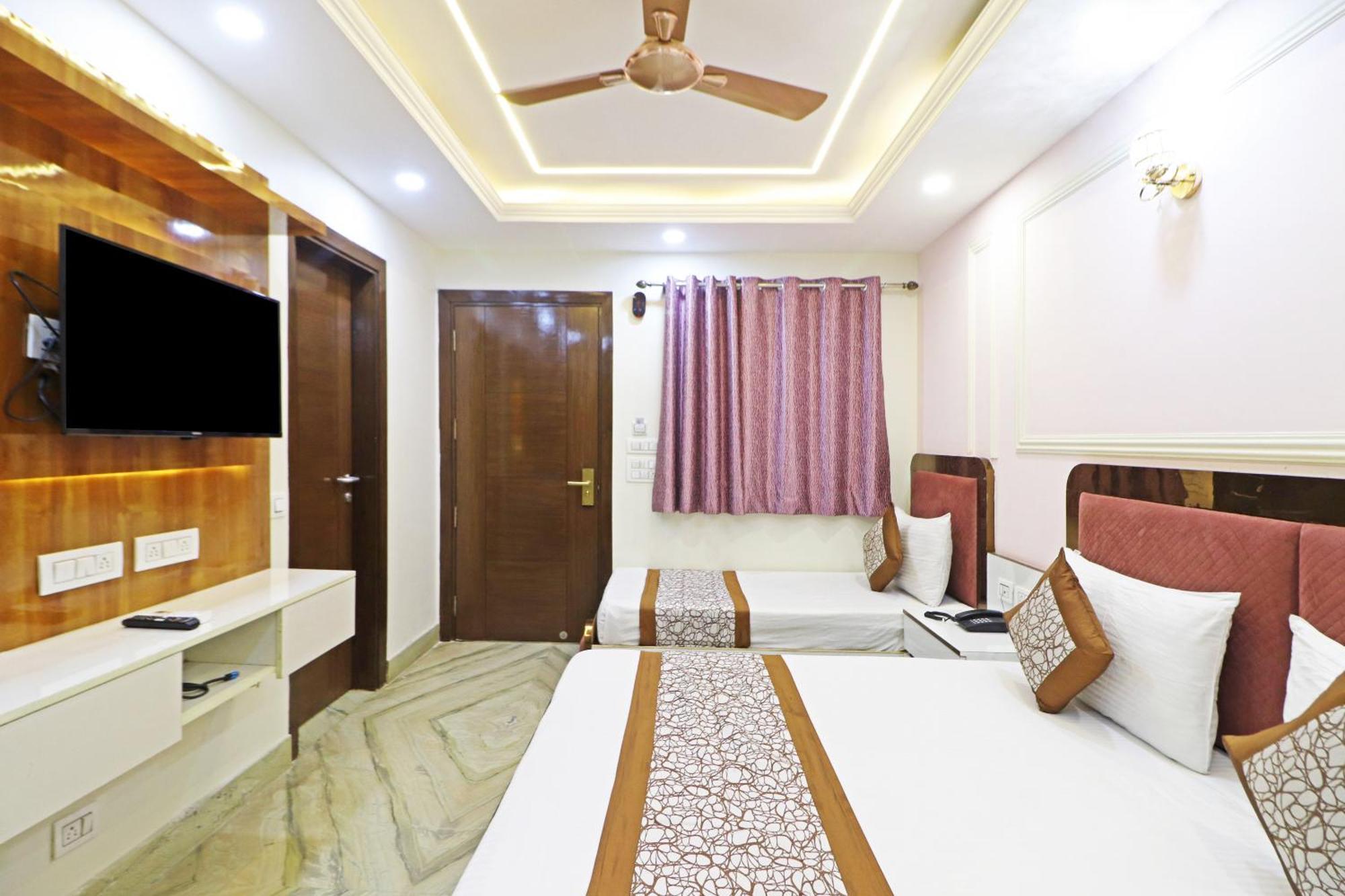 Hotel Samrat Residency 10 Mints Walking Distance Nizamuddin Railway Station นิวเดลี ภายนอก รูปภาพ
