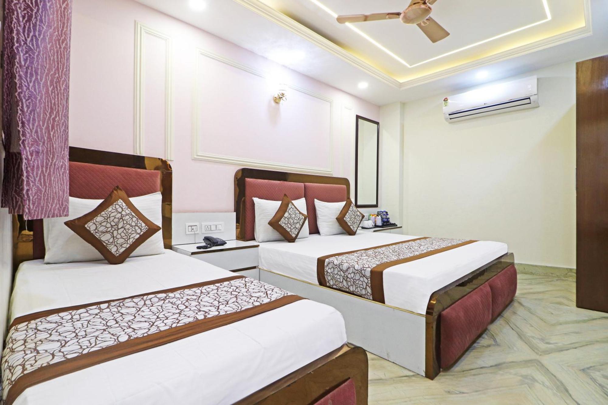 Hotel Samrat Residency 10 Mints Walking Distance Nizamuddin Railway Station นิวเดลี ภายนอก รูปภาพ