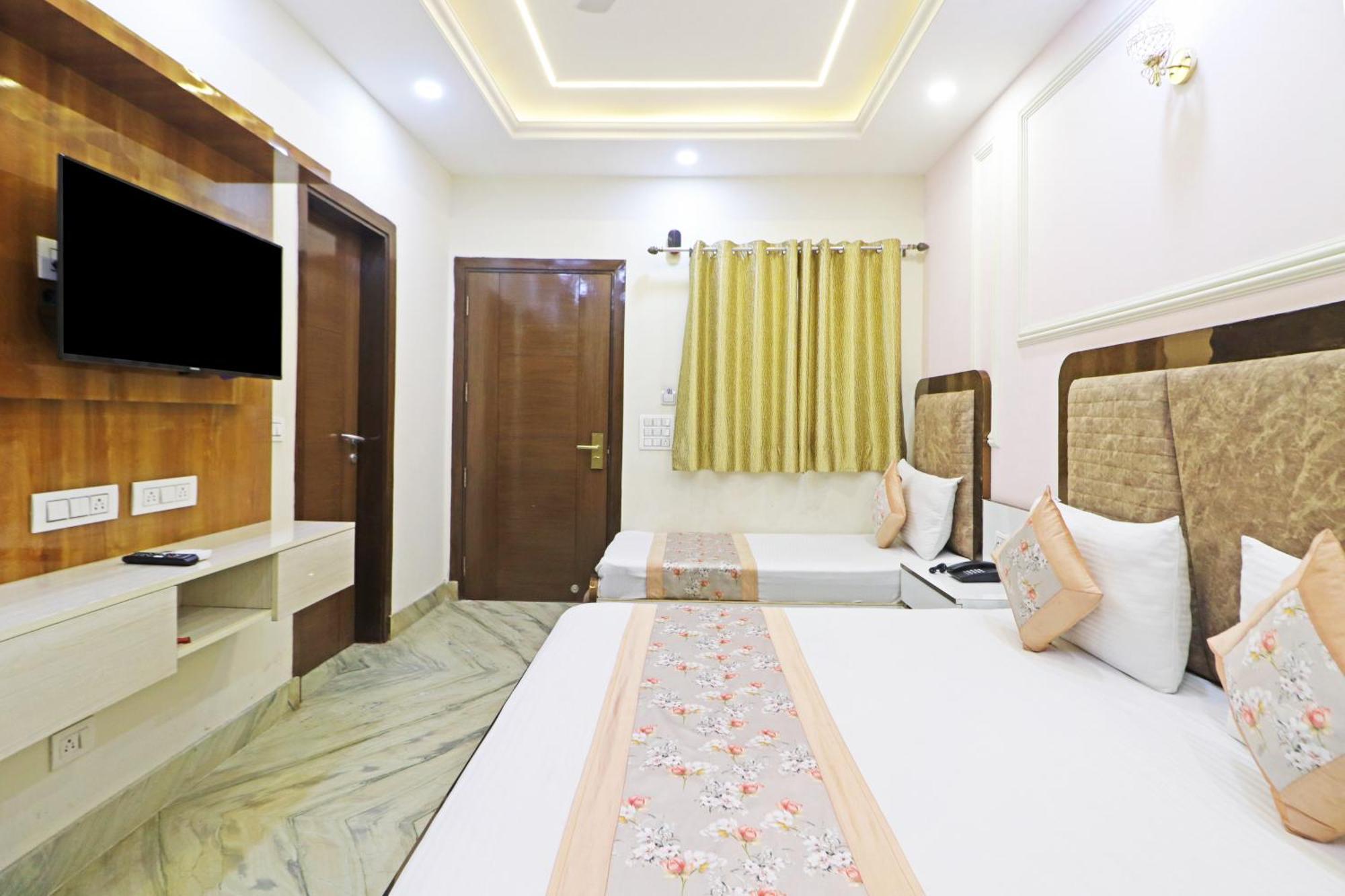 Hotel Samrat Residency 10 Mints Walking Distance Nizamuddin Railway Station นิวเดลี ภายนอก รูปภาพ