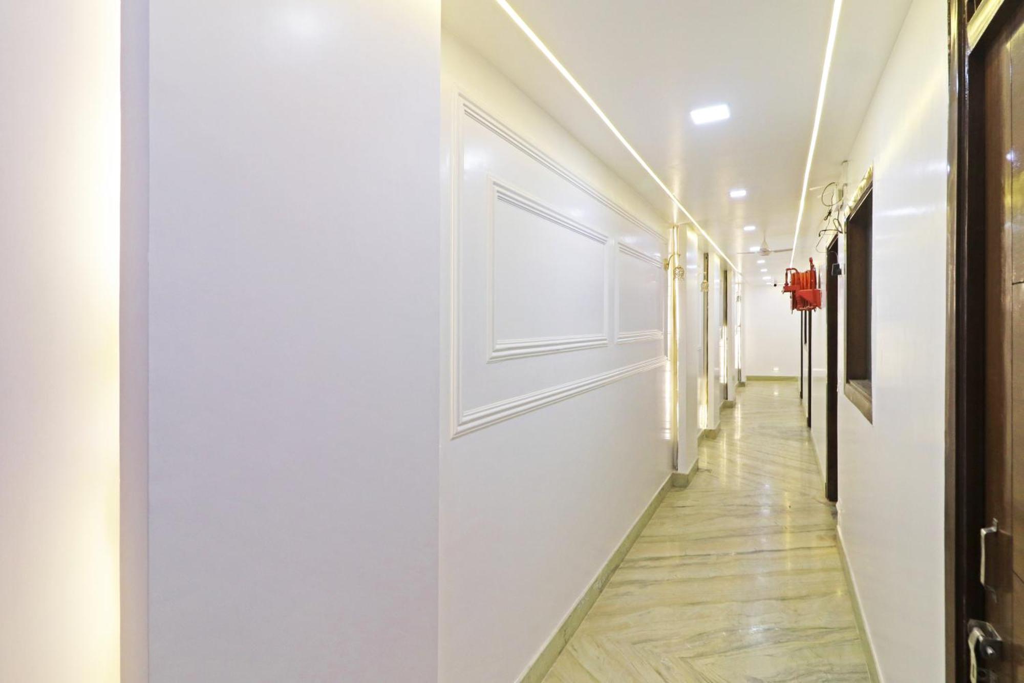 Hotel Samrat Residency 10 Mints Walking Distance Nizamuddin Railway Station นิวเดลี ภายนอก รูปภาพ