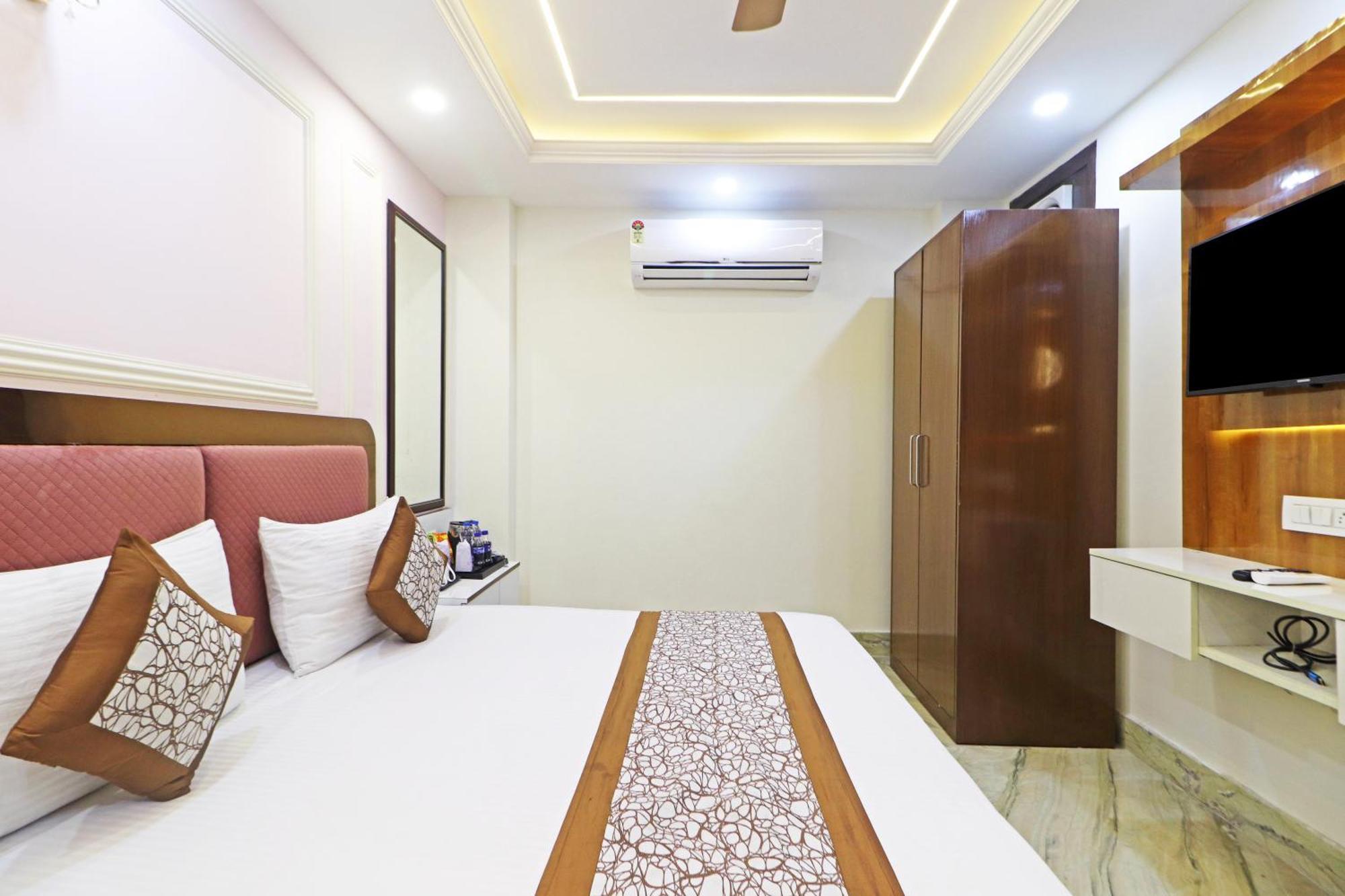 Hotel Samrat Residency 10 Mints Walking Distance Nizamuddin Railway Station นิวเดลี ภายนอก รูปภาพ