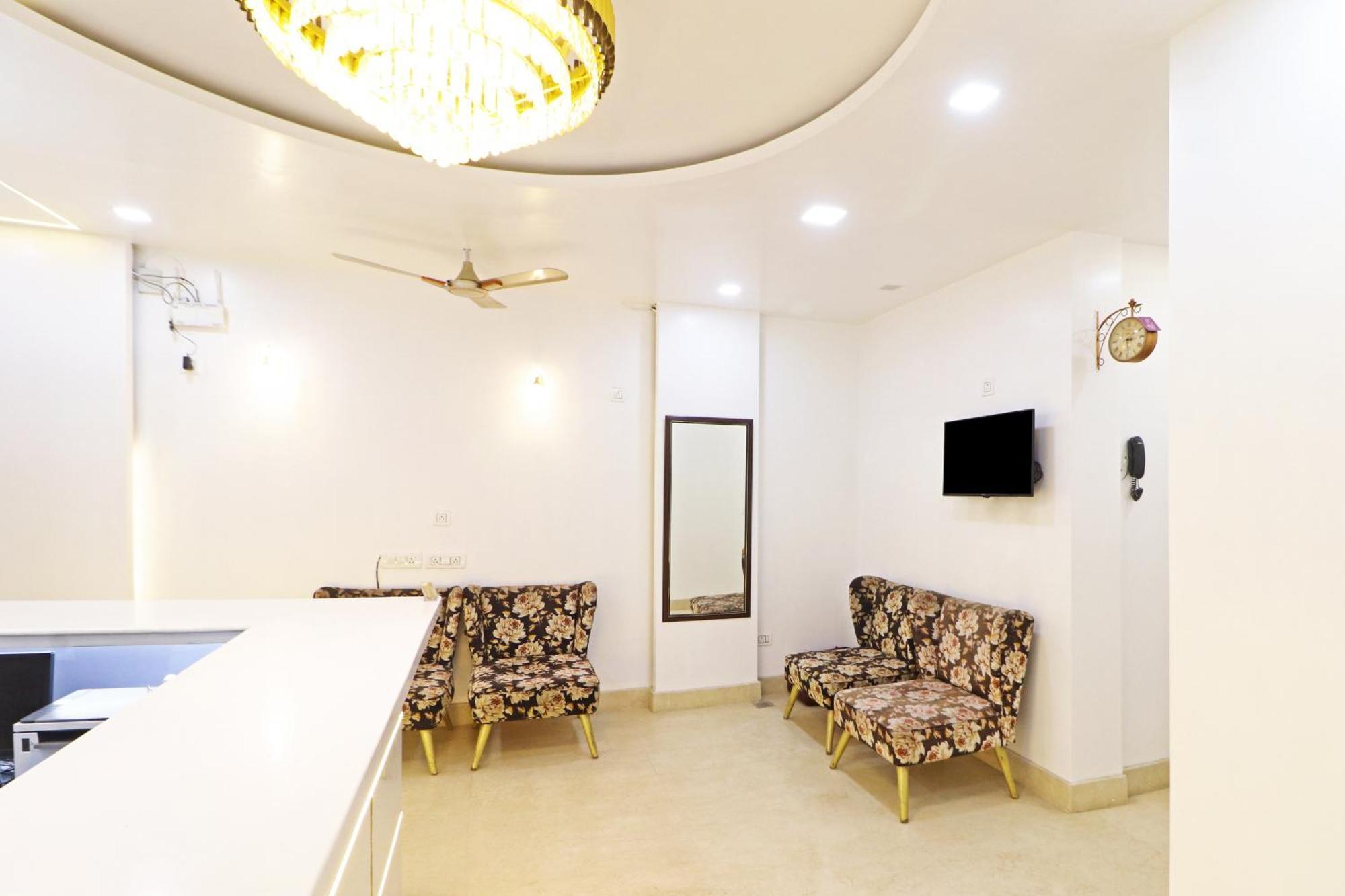 Hotel Samrat Residency 10 Mints Walking Distance Nizamuddin Railway Station นิวเดลี ภายนอก รูปภาพ