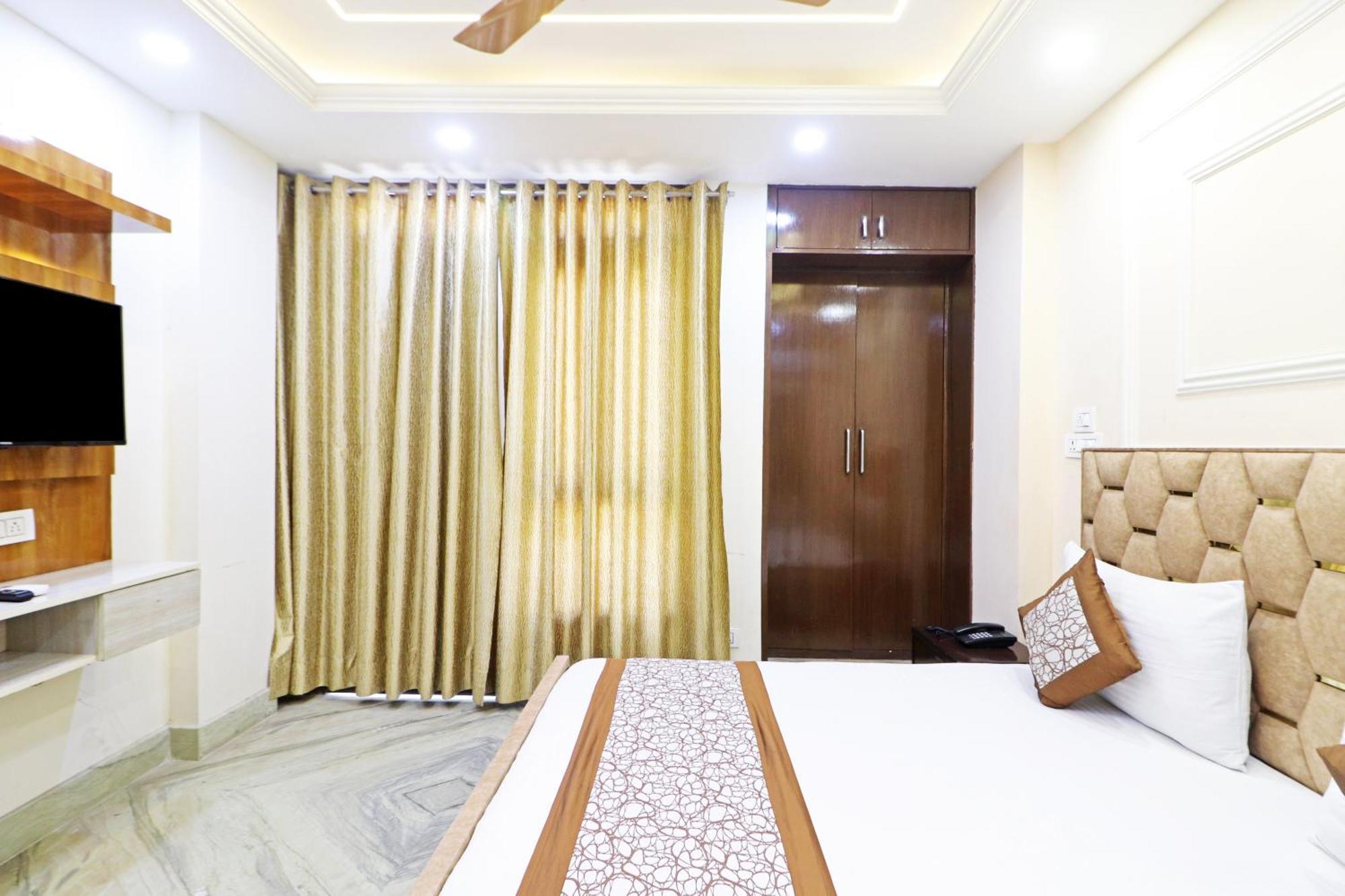 Hotel Samrat Residency 10 Mints Walking Distance Nizamuddin Railway Station นิวเดลี ภายนอก รูปภาพ